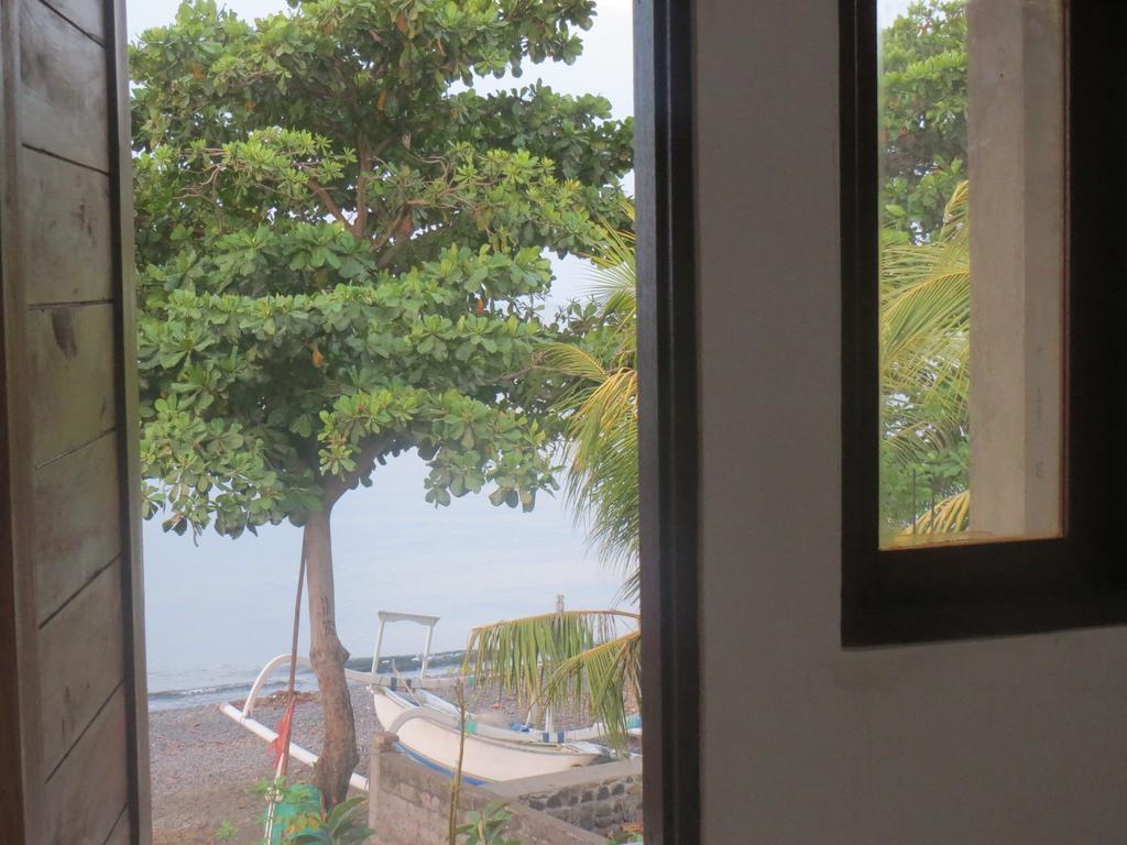 Amed Sari Beach Guesthouse Екстериор снимка