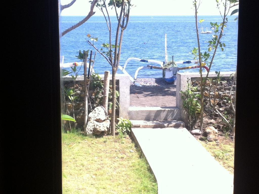 Amed Sari Beach Guesthouse Екстериор снимка
