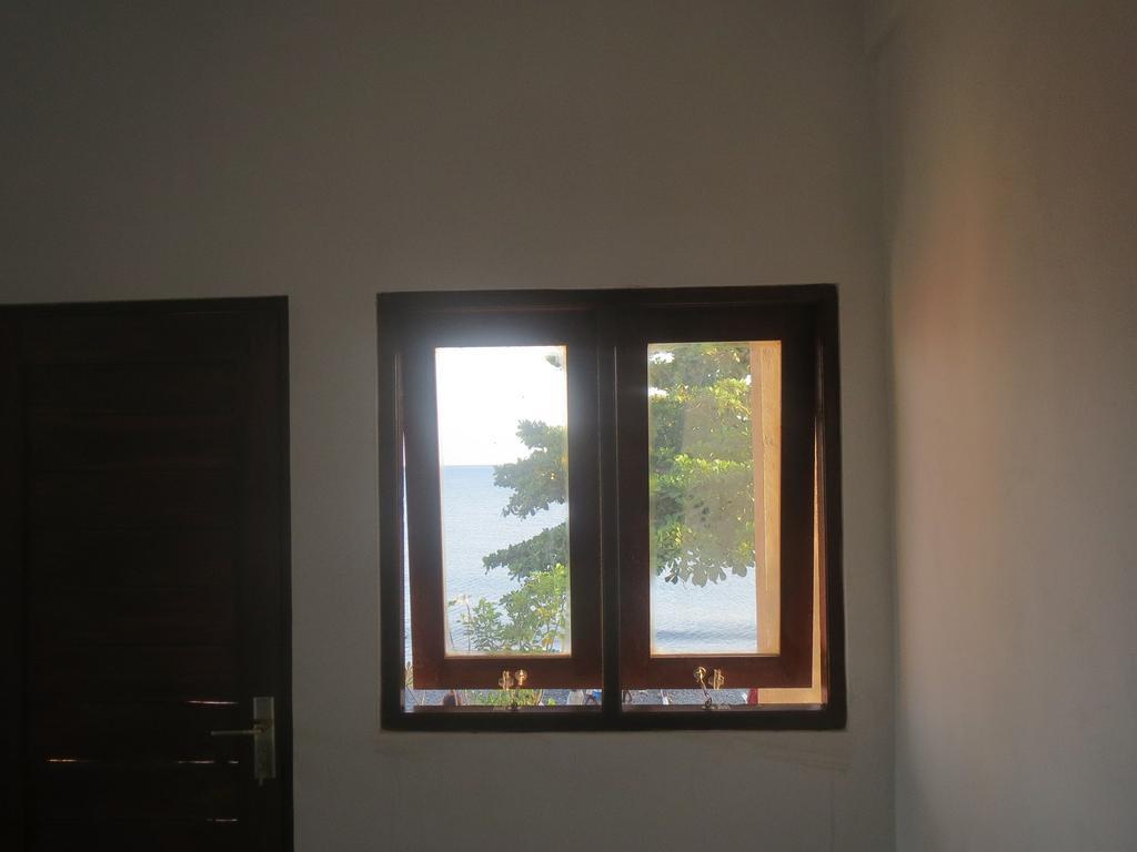 Amed Sari Beach Guesthouse Стая снимка