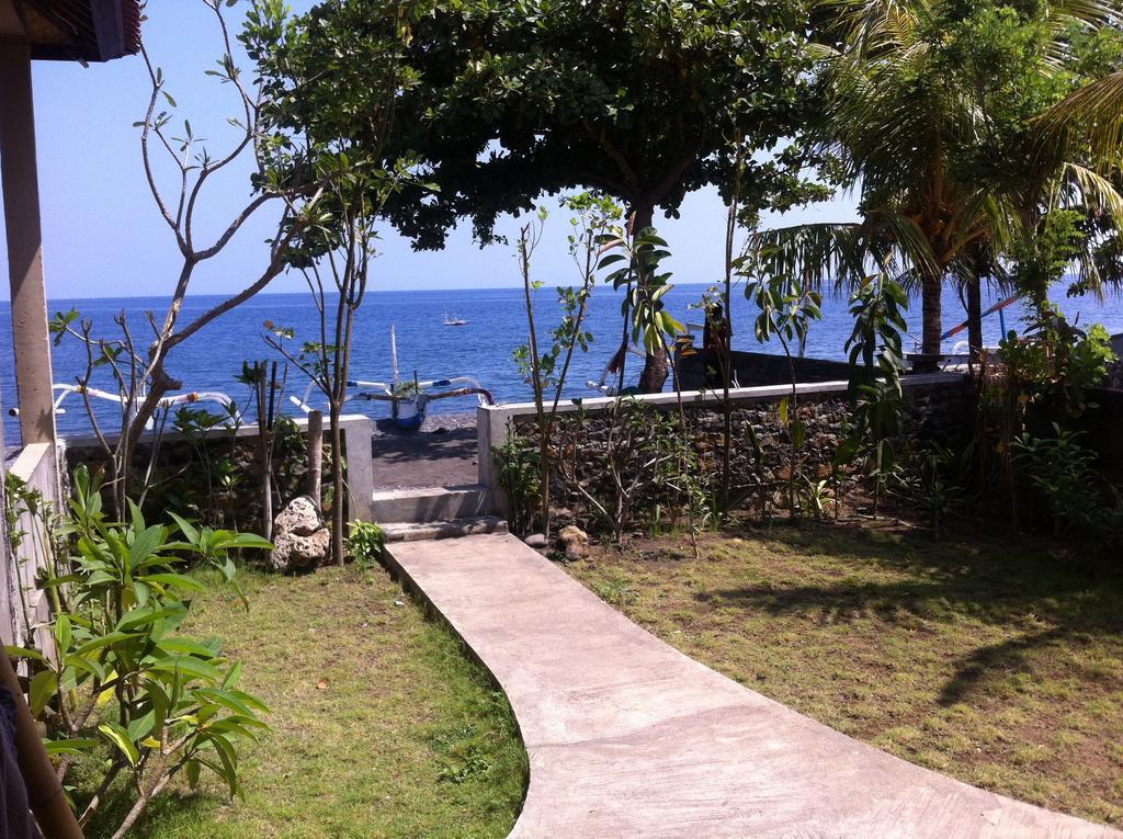Amed Sari Beach Guesthouse Екстериор снимка